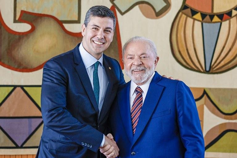 Lula participa da posse do presidente do Paraguai nesta terça (15|8), em...